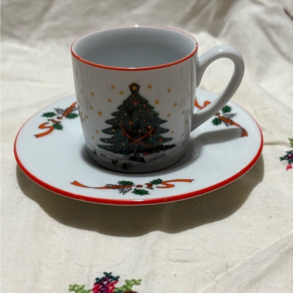Festive Christmas Tree Espresso Mug and Saucer - Picture 1 of 12